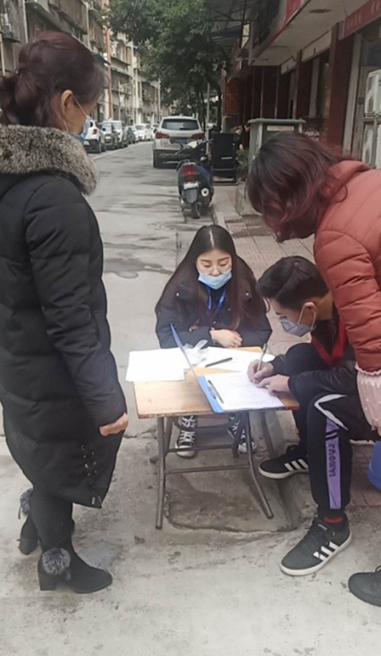 在主要街路做好排查登記、引導(dǎo)、宣傳等工作。_副本.jpg