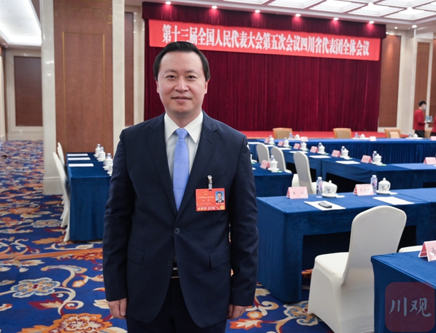 全國人大代表、廣安市委書記張彤  歐陽杰攝_副本.jpg