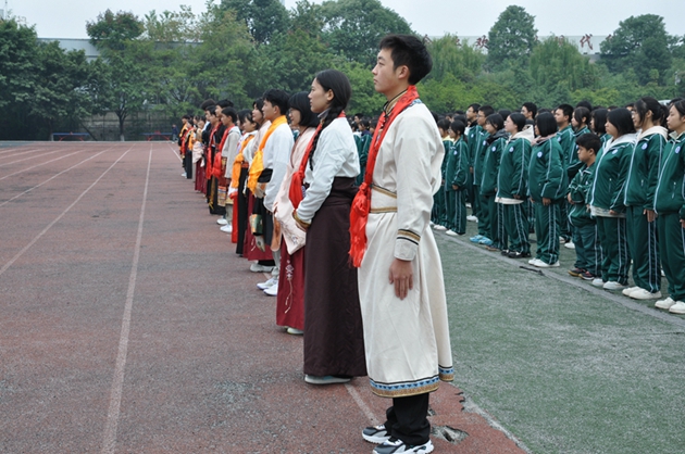 誦讀中華傳統(tǒng)國學經(jīng)典，踐行“五個學會三個規(guī)范”2.jpg